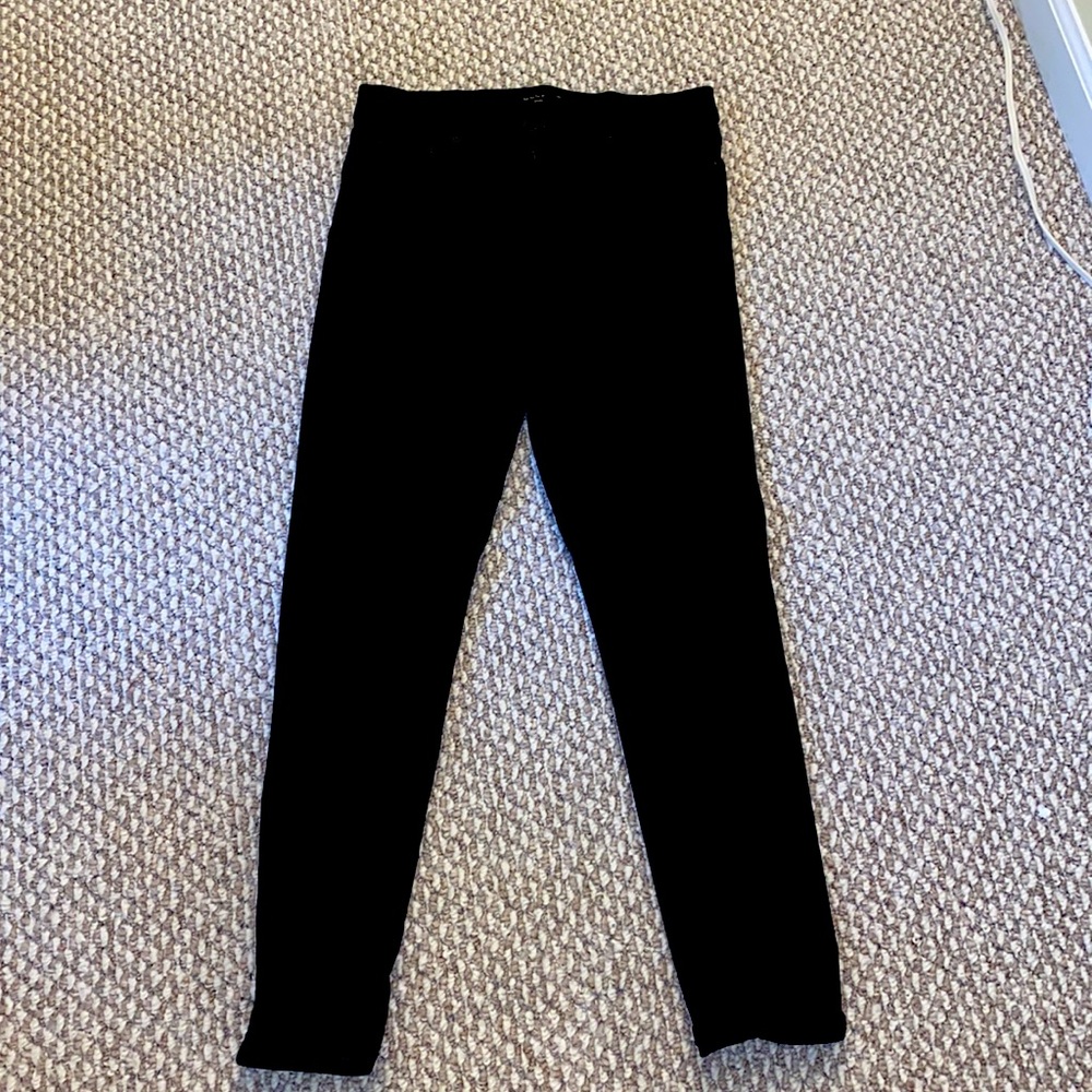 Black banana republic skinny jeans. Size 6/28 with little stretch.